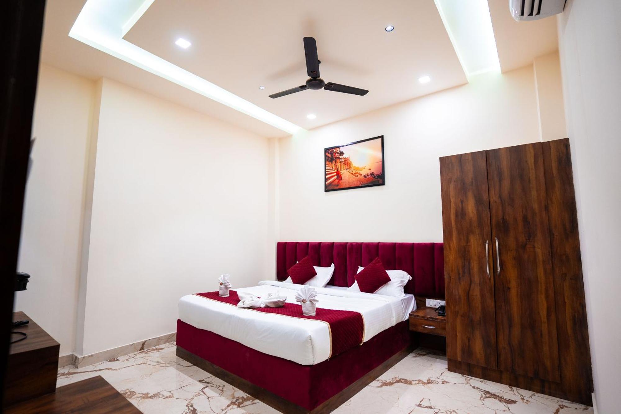 Hotel Jsr Kedar Варанаси Екстериор снимка